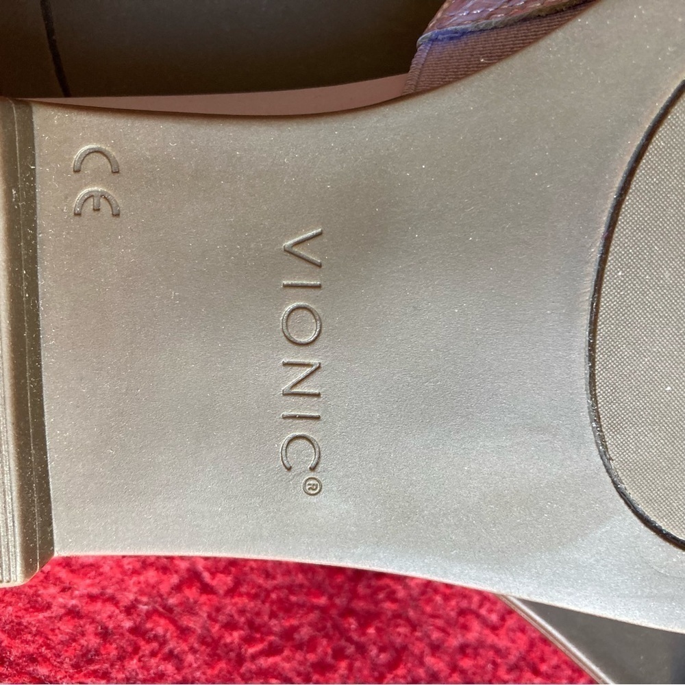 VIONIC Sz 8 Demi Embossed Snake Print Slide On Lavender Colour Way Slides  Mules - Picture 9 of 12